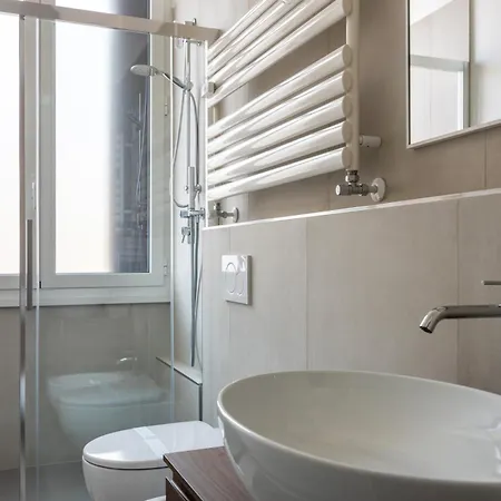 Luminoso Bilocale A Studi Appartement Milan